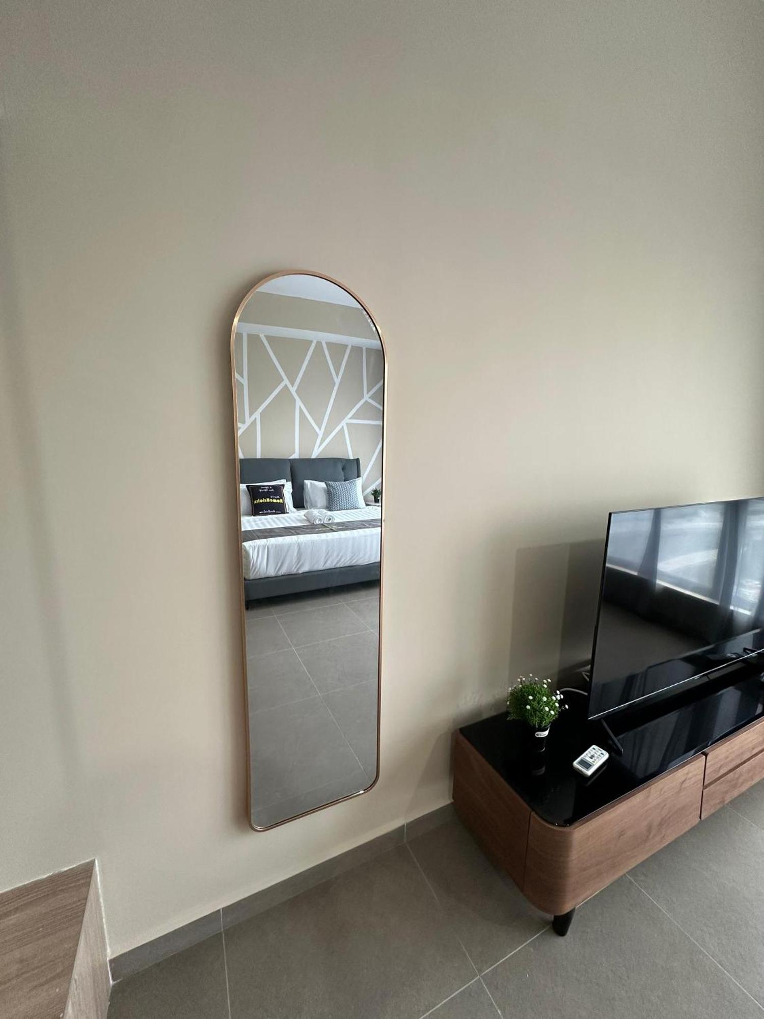 Apartment Mossaz - Emire City, By Homebrickz Petaling Jaya